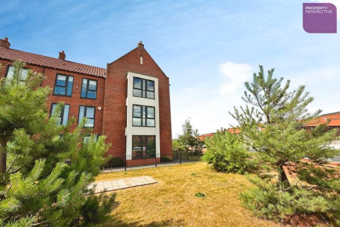 2 Bedroom Flat For Sale In Finkle Court, HU1