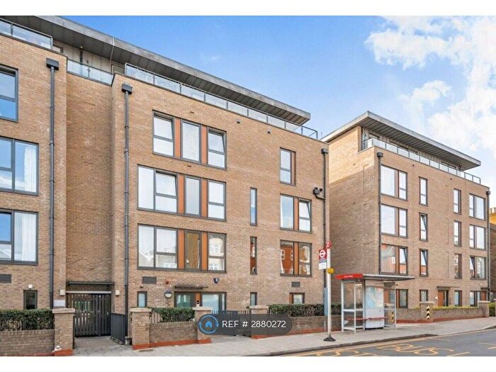 2 Bedroom Flat To Rent In Hatton House, London, SW19