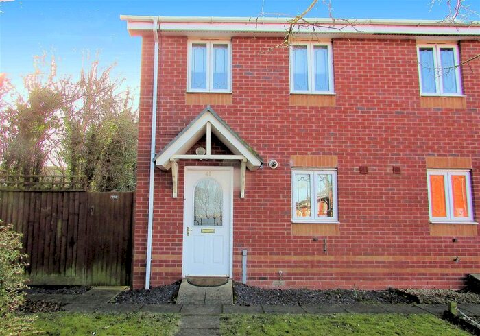2 Bedroom End Of Terrace House To Rent In Grazier Avenue, Two Gates, Tamworth, B77