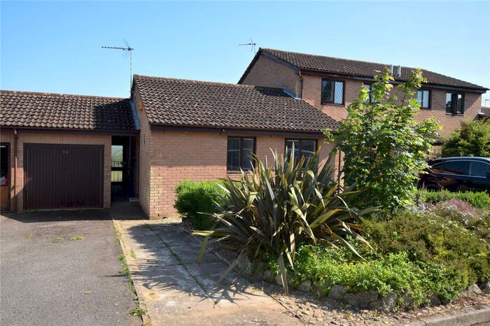 2 Bedroom Property To Rent In Glebe Close, Maids Moreton, Buckinghamshire, MK18