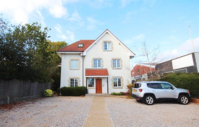 1 Bedroom Property To Rent In Milford Road, Lymington, SO41