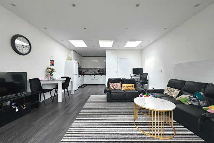 3 Bedroom Semi-Detached House For Sale In Canon Avenue, Romford, RM6
