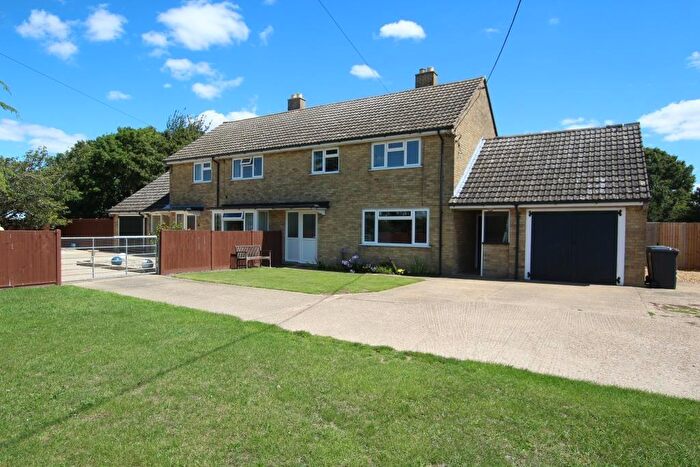 3 Bedroom Semi-Detached House To Rent In Chestnut Lane, Bassingbourn, SG8