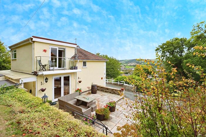 4 Bedroom Detached House For Sale In Middletown, Welshpool, SY21