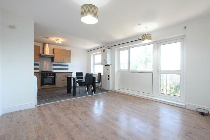 2 Bedroom Flat To Rent In East Road, London, E15