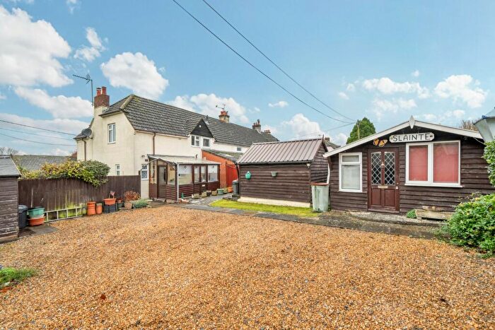 3 Bedroom End Of Terrace House For Sale In Franklin Road, Twyford, Winchester, Hampshire, SO21