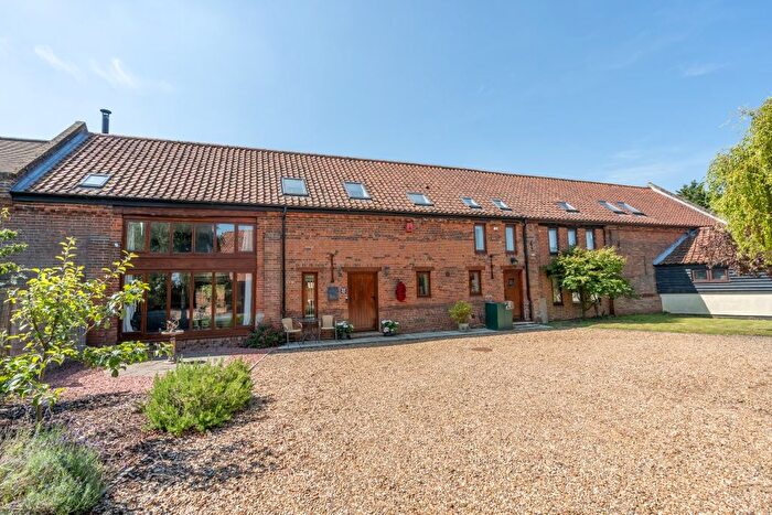4 Bedroom Barn Conversion For Sale In Church Road, Reedham, Norwich, NR13