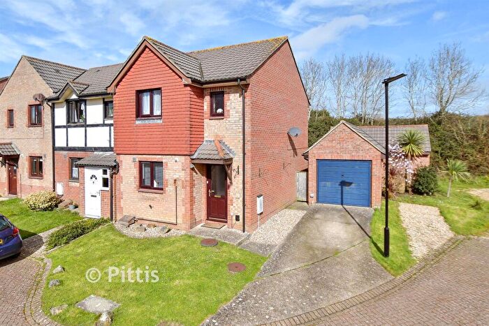 3 Bedroom End Of Terrace House For Sale In Linnet Close, Newport, Isle Of Wight, PO30