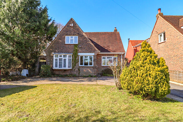 3 Bedroom Detached House For Sale In Havant Road, Hayling Island, PO11