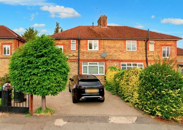 3 Bedroom Semi-Detached House To Rent In Dunholme Road, London, N9