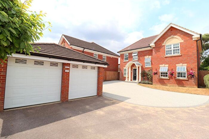 5 Bedroom Detached House For Sale In Hayton Close, Luton, LU3