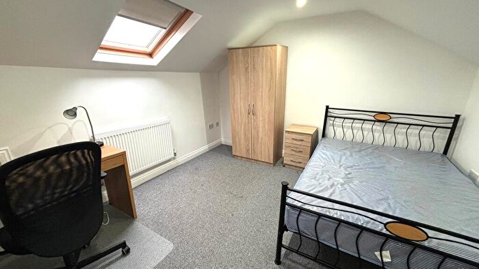 2 Bedroom Flat To Rent In Alfreton Road, NG7