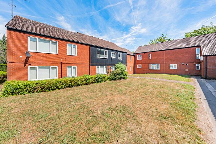 1 Bedroom Flat For Sale In Hetherington Way, Ickenham, Uxbridge, UB10