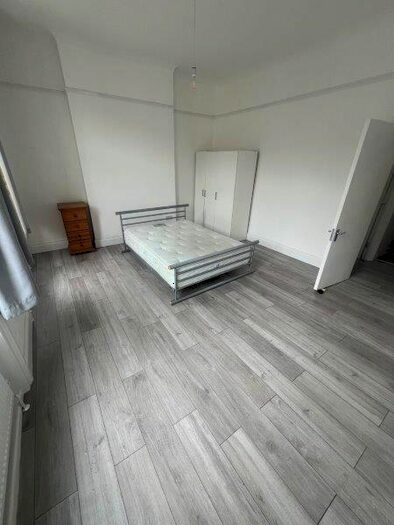 4 Bedroom Flat To Rent In Caledonian Road, N7