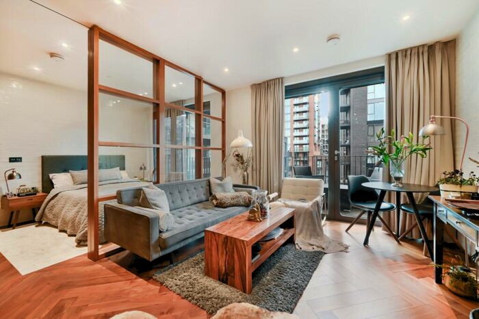 Apartment To Rent In Ambassador Building, Embassy Gardens, London, SW11