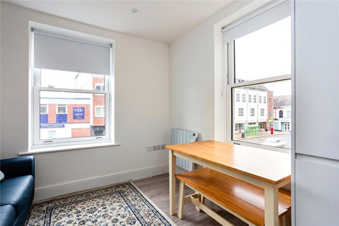 2 Bedroom Apartment To Rent In City Road, Winchester, Hampshire, SO23