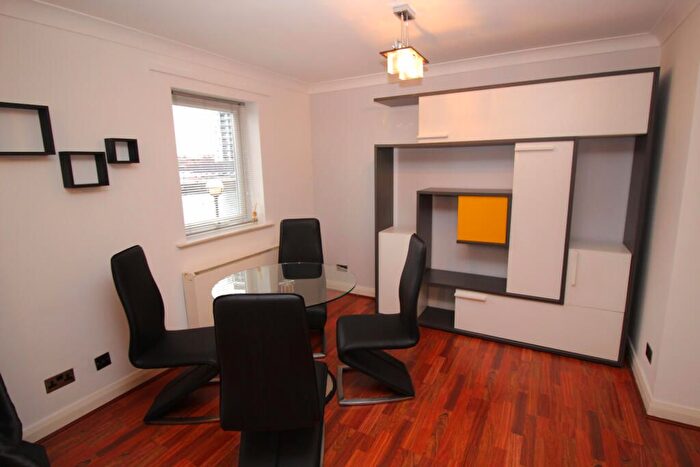 2 Bedroom Flat To Rent In St Lawrence Quay, Salford Quays, Salford, M50
