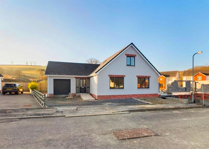 3 Bedroom Detached Bungalow For Sale In Bro Cerwyn, Llanpumsaint, Carmarthen, SA33