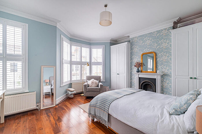 5 Bedroom House For Sale In Marmion Road, London, SW11
