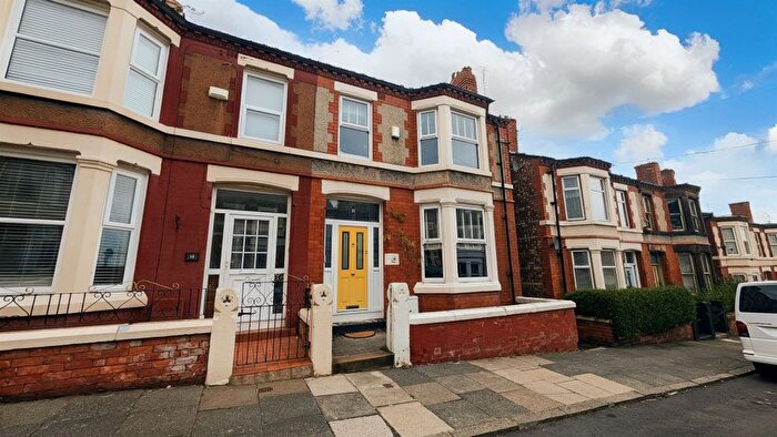 4 Bedroom Semi Detached House For Sale In Laburnum Road, Oxton, Prenton, CH43