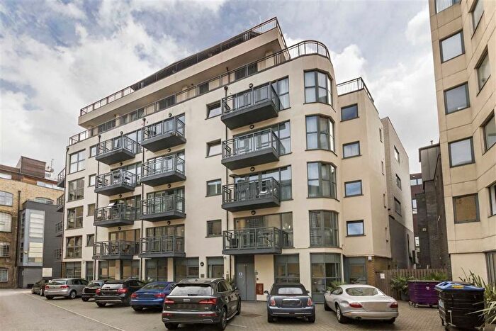 2 Bedroom Flat To Rent In Bell Yard Mews, London Bridge, SE1