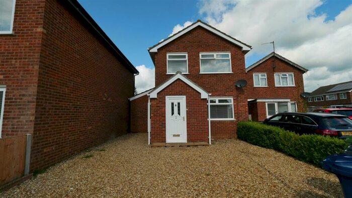 3 Bedroom Detached House To Rent In Locksgate, Somersham, PE28
