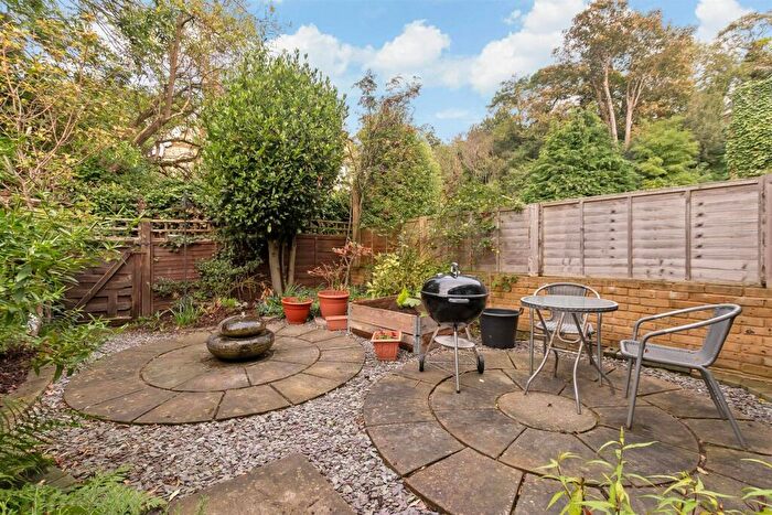 3 Bedroom Terraced House For Sale In Westhill Close, Gravesend, Kent, DA12