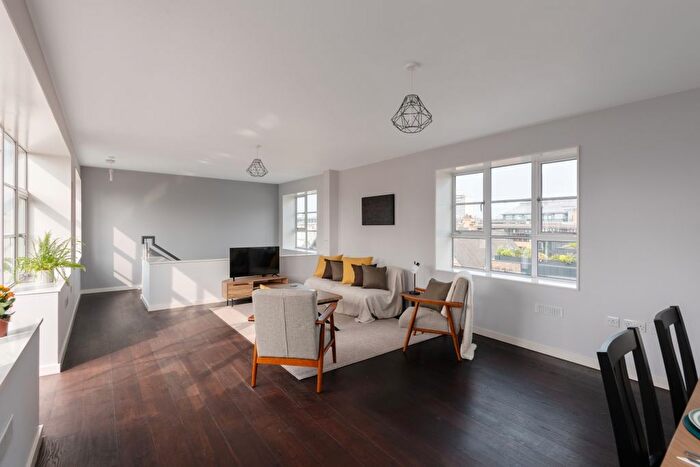 2 Bedroom Flat For Sale In Marshall Street, London, W1F