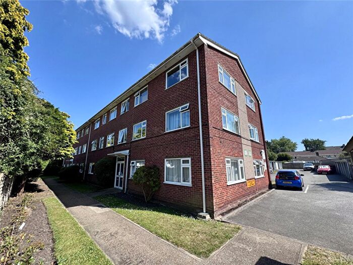 3 Bedroom Flat For Sale In Morris Road, Farnborough, Hampshire, GU14