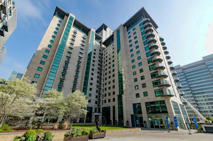 2 Bedroom Flat To Rent In Discovery Dock Apartments, Canary Wharf, London, E14
