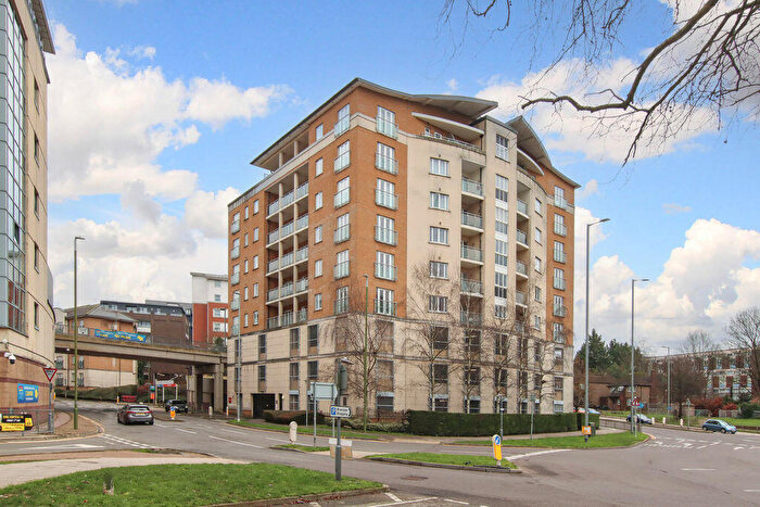 2 Bedroom Flat For Sale In Selden Hill, Hemel Hempstead, HP2