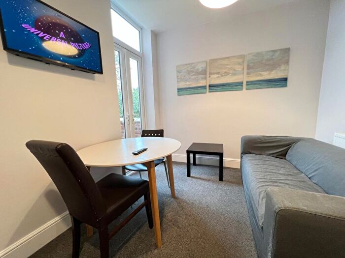 2 Bedroom Apartment To Rent In A Lees Hill Street, Nottingham, NG2