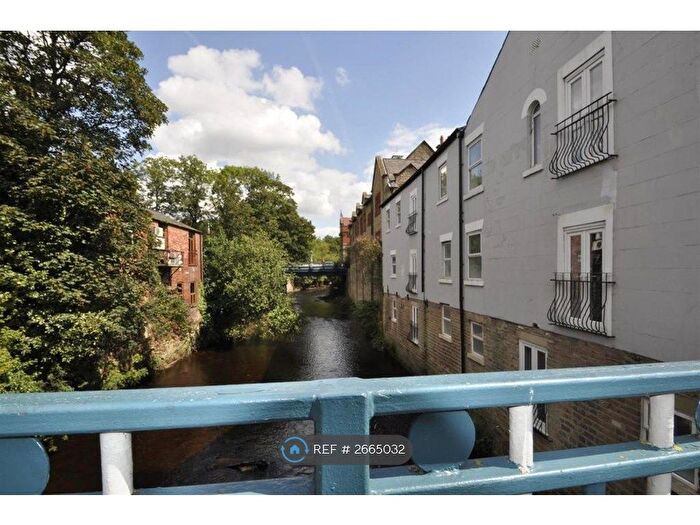 1 Bedroom Flat To Rent In Riverside House, Stalybridge, SK15