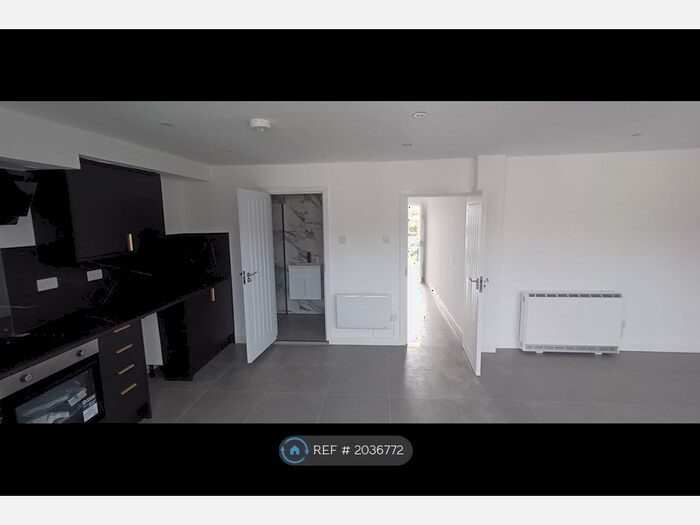 Studio To Rent In Poplar Road, Smethwick, B66