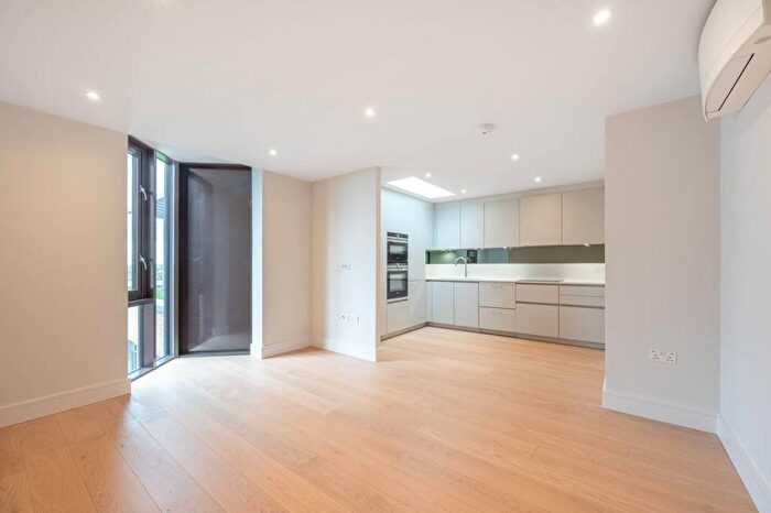 2 Bedroom Flat For Sale In Finchley Road, Golders Green, NW11