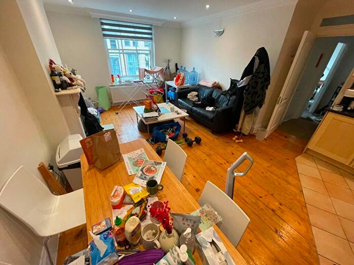 2 Bedroom Flat To Rent In Balls Pond Road, Islington, N1