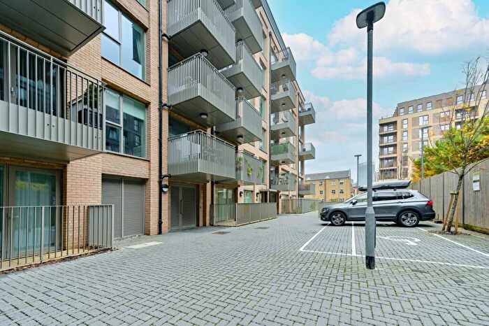 1 Bedroom Flat For Sale In Thomas Road, Tower Hamlets, London, E14