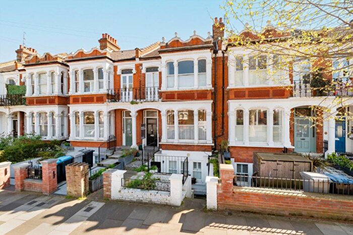 2 Bedroom Flat For Sale In Chevening Road, Queen's Park, NW6