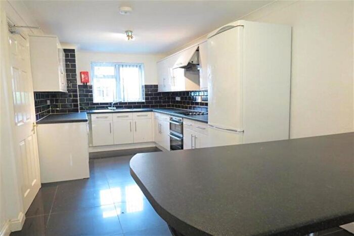 6 Bedroom House To Rent In Bedroom House In Bournemouth, BH9