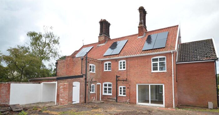 4 Bedroom Semi-Detached House To Rent In Sibton, IP17