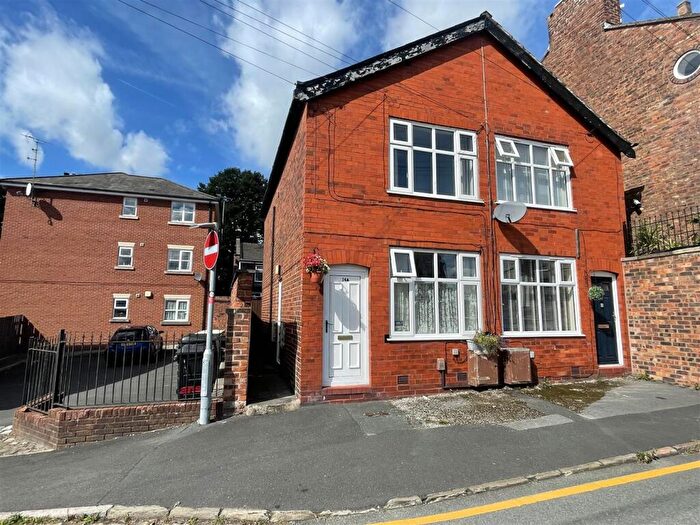 1 Bedroom Flat To Rent In Water Street, Macclesfield, Cheshire, SK11