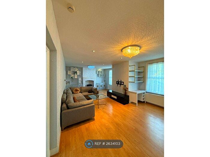 3 Bedroom End Terrace House To Rent In Harold Road, Sutton, SM1