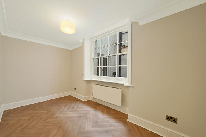 2 Bedroom Apartment To Rent In Dorset Square, London, NW1