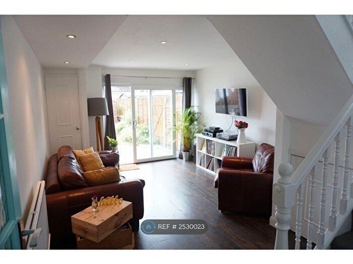 2 Bedroom Terraced House To Rent In Annie Besant Close, London, E3