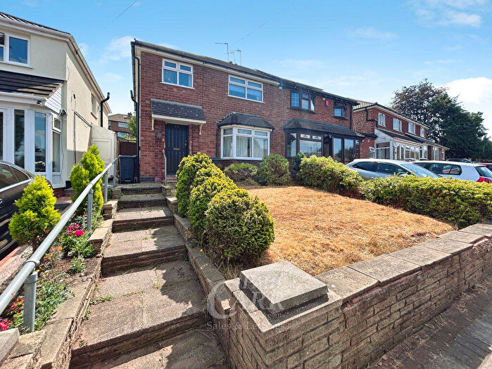 3 Bedroom Semi-Detached House For Sale In Parkside Road, Handsworth Wood, Birmingham, B20