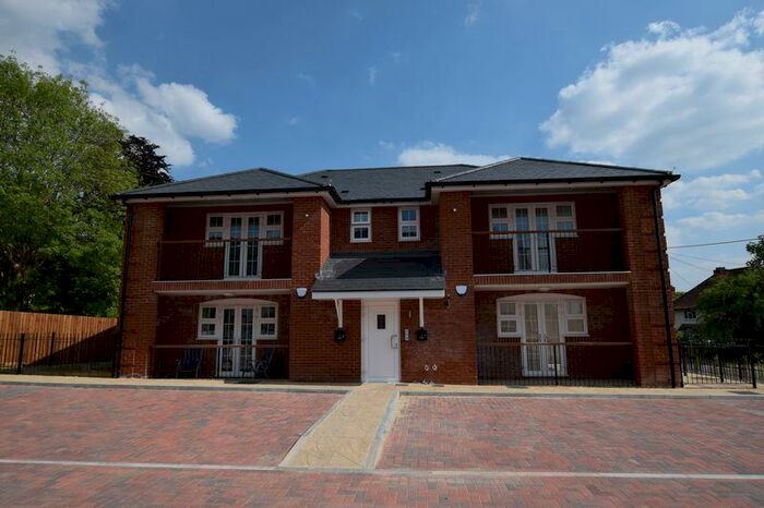 2 Bedroom Flat To Rent In Poppy Road Princes Risborough, Princes Risborough, HP27