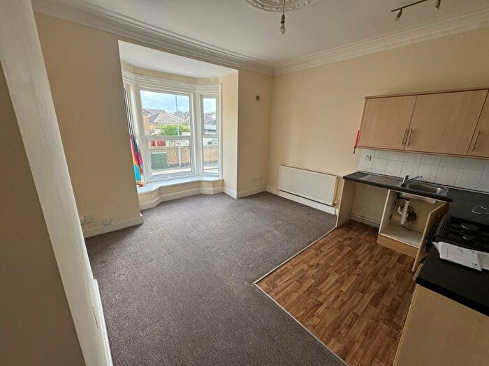 2 Bedroom Flat To Rent In Waverley Road, Hampshire, Southsea, PO5