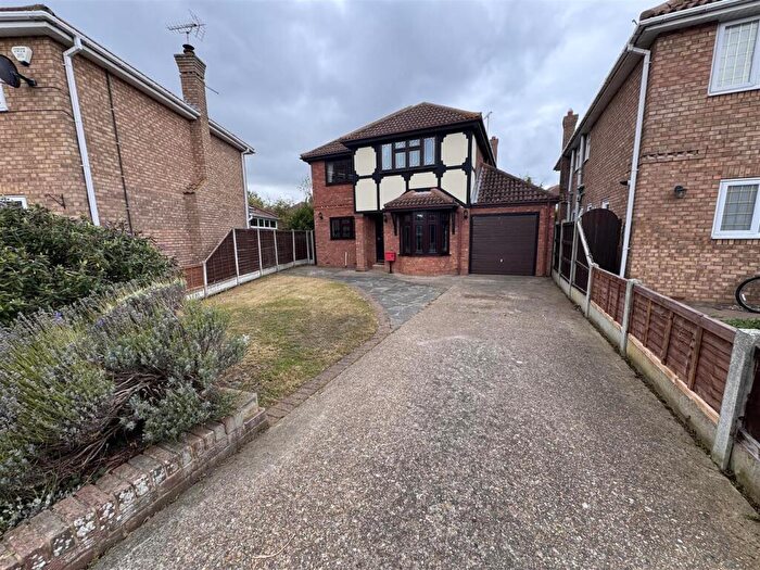 4 Bedroom House To Rent In Beecroft Crescent, Canvey Island, SS8