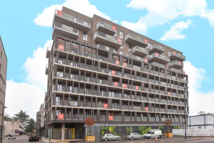 1 Bedroom Apartment To Rent In Slough, Berkshire, SL1