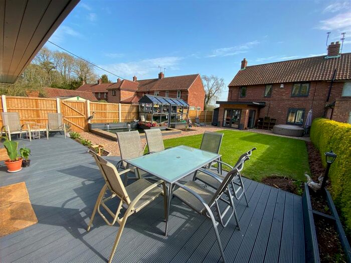 3 Bedroom Semi-Detached House For Sale In Speakers Cottages, Ossington, NG23
